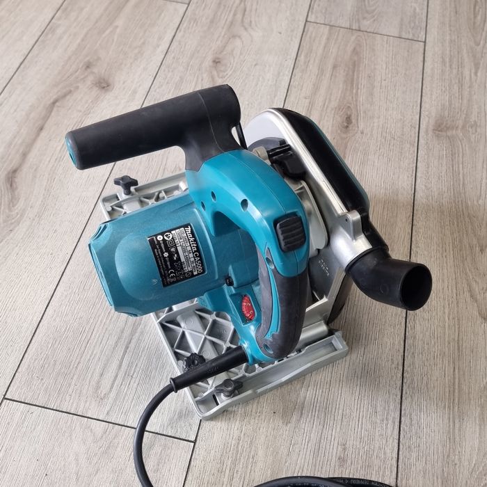 Amanet F28: Fierastrau circular Makita CA5000