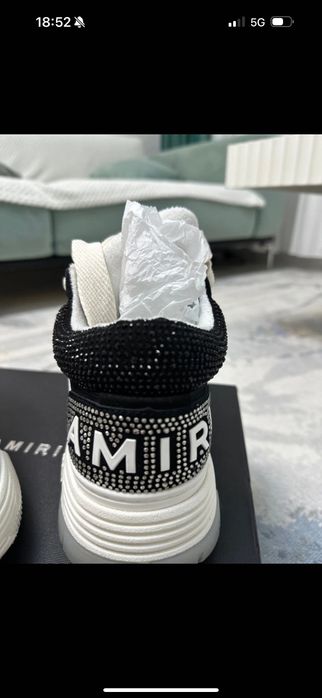 Adidași noi amiri