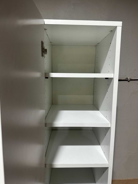 Dulap Alb cu usa si rafturi; Dulap cu polite tip soldat