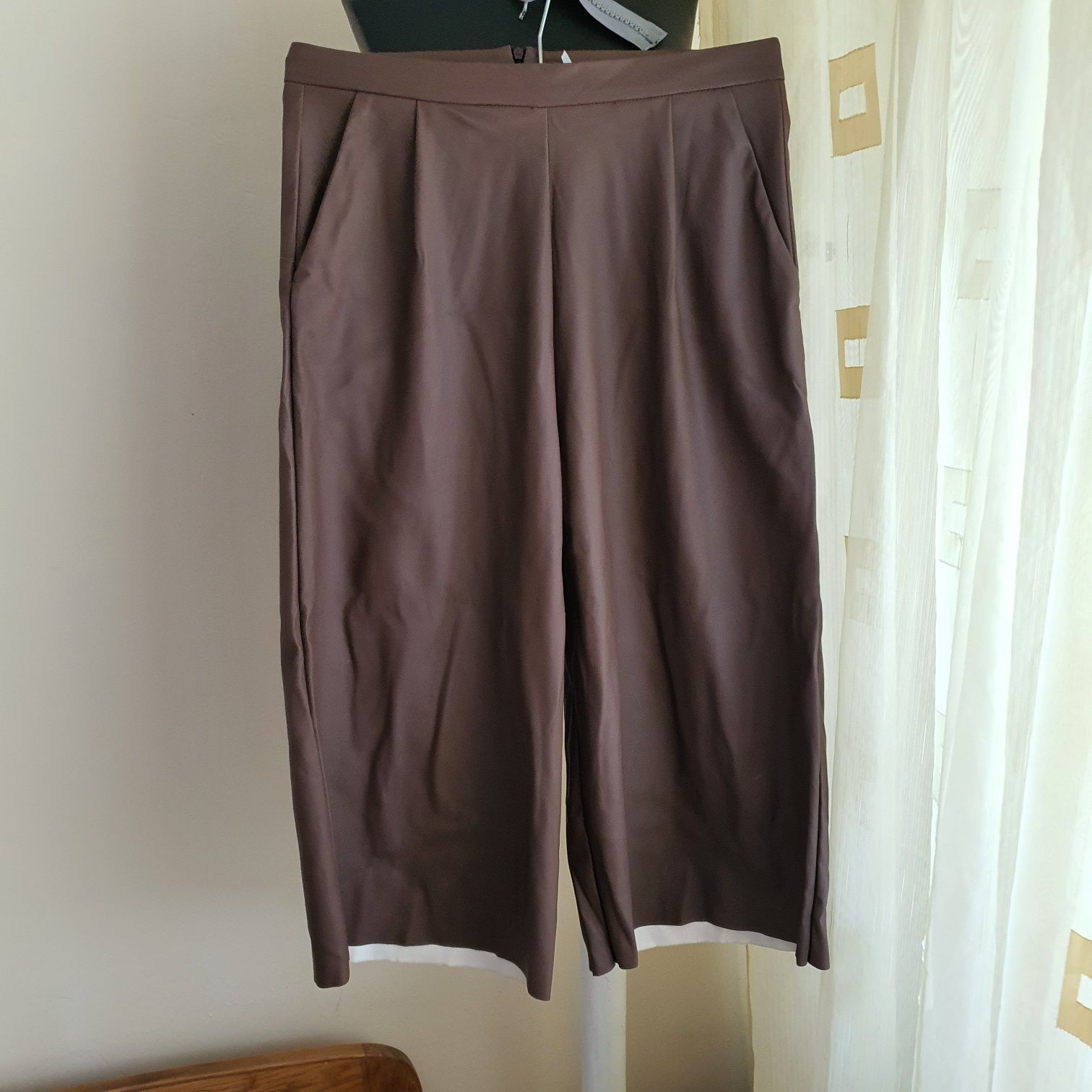 Pantaloni cullotes din piele ecologica ( stil Zara, bershka)