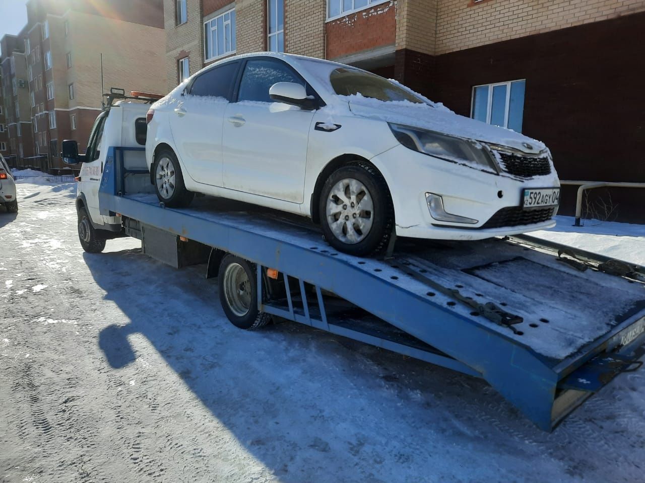 Услуги эвакуатора город межгород.Быстрая подача авто.