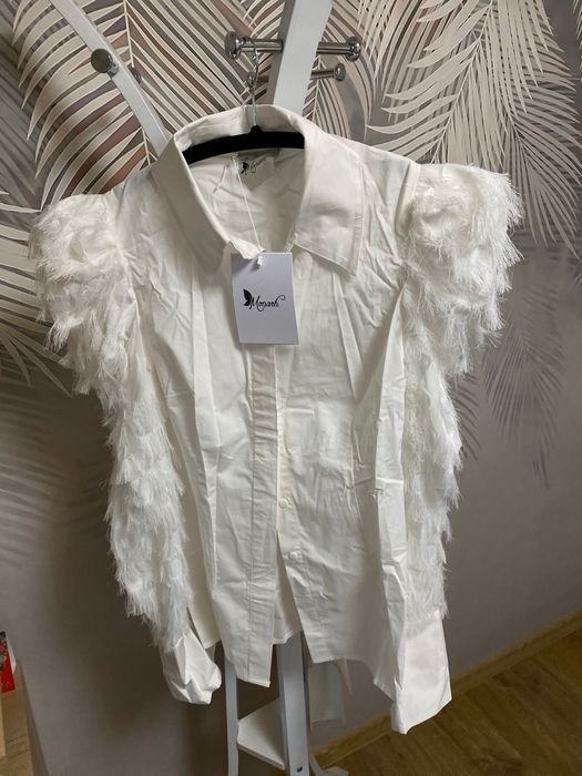 Vând camașa eleganta