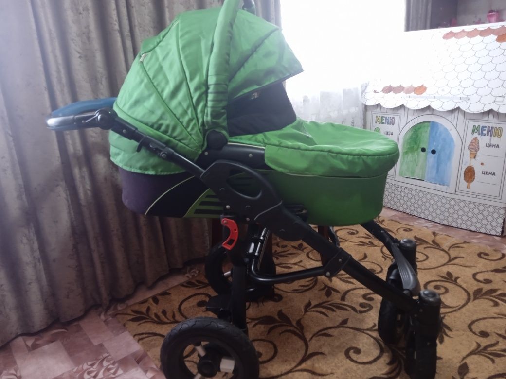 Продам коляску детскую