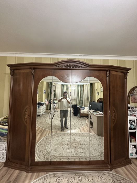 Спальная гарнитура.