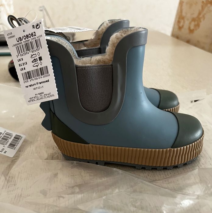 Продам детские сапоги