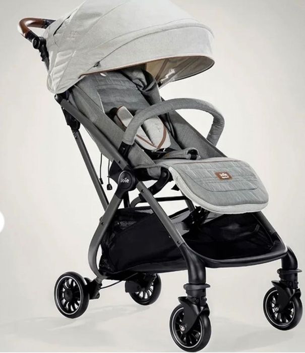 Детская прогулочная коляска