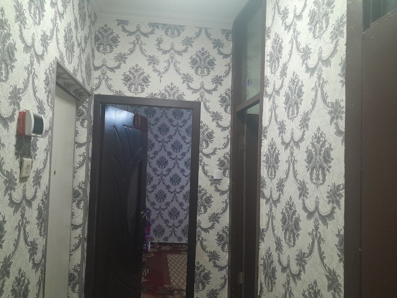 Срочно 2этаж 2xonali kv sotiladi  extirom 8dom