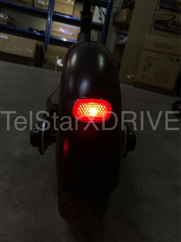 Електрическа тротинетка TELSTAR MAX G30 800W с 10``ANTIPUNCTURE 2025