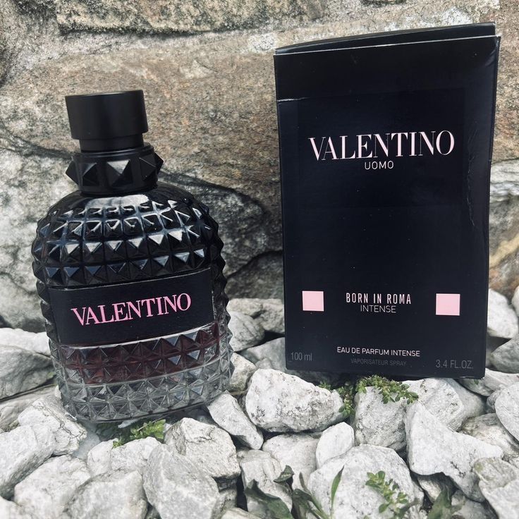 Valentino born in roma uomo