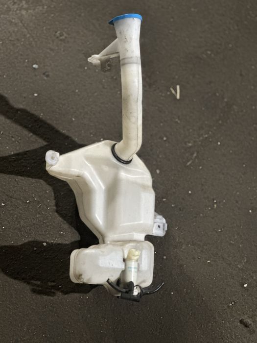 Казанче за течност чистачки Honda Jazz 2008г-2015г