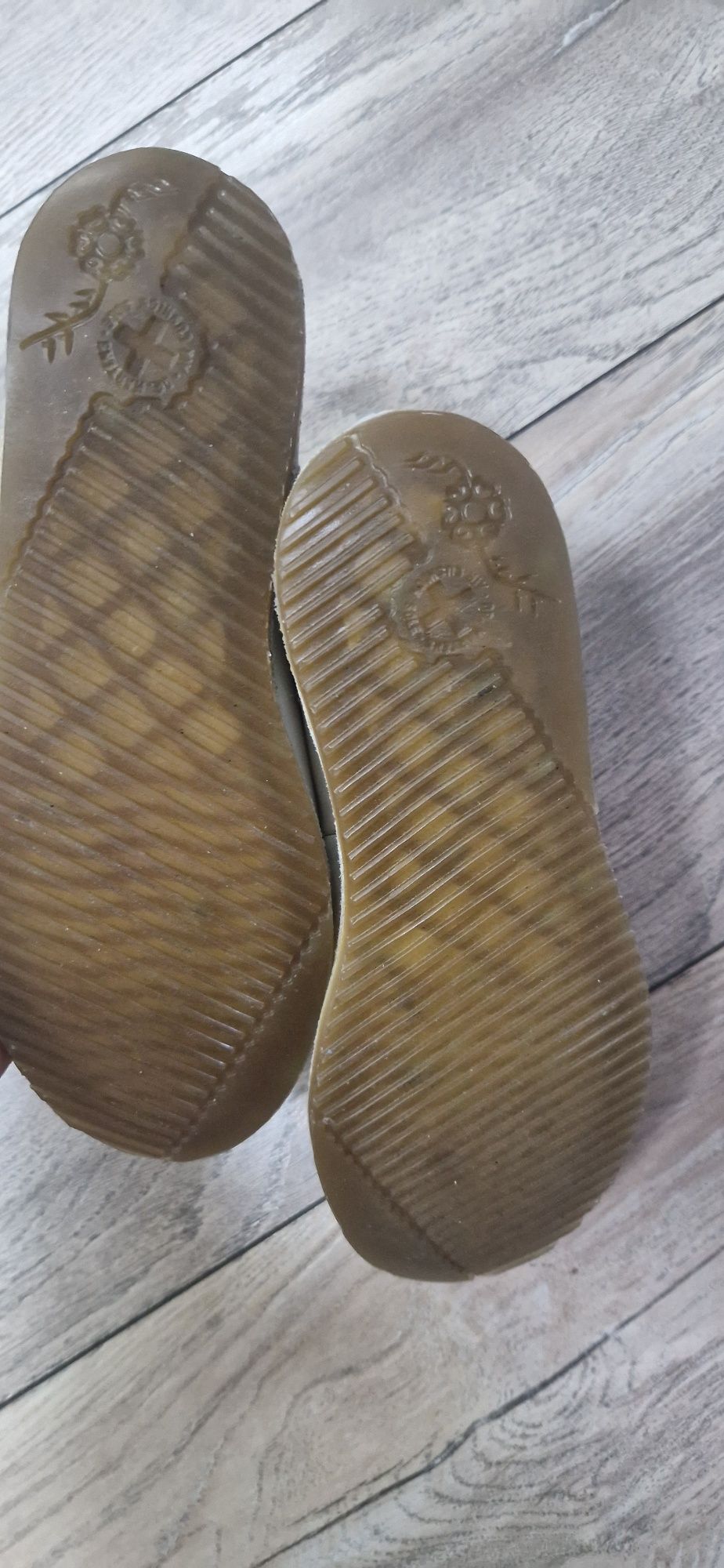 Бели кожени обувки Dr. Martens, 37  номер