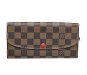 Loius Vuitton дамско страхотно портмоне