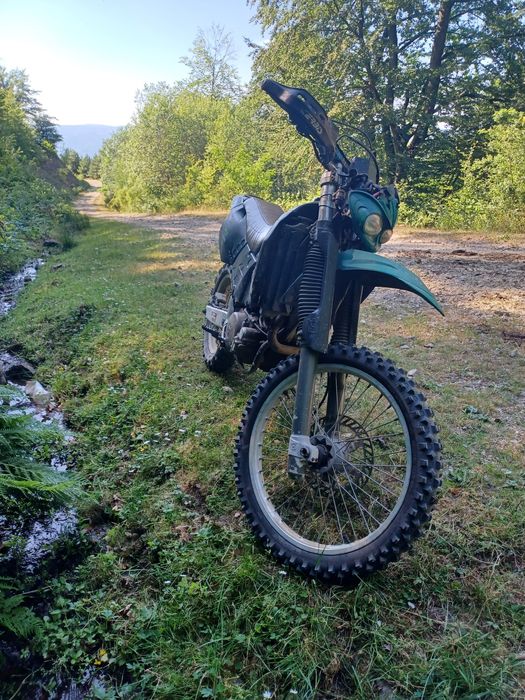 Motocicleta Husqvarna 610