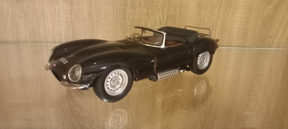 jaguar xkss auto art 1:18