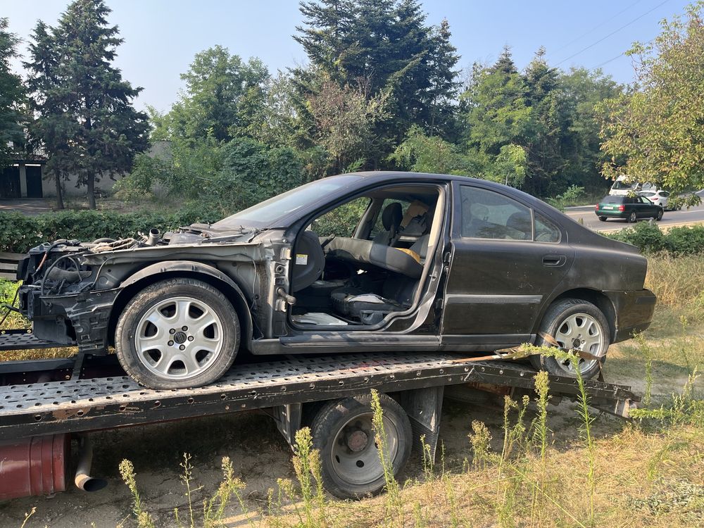 Volvo S60 на части