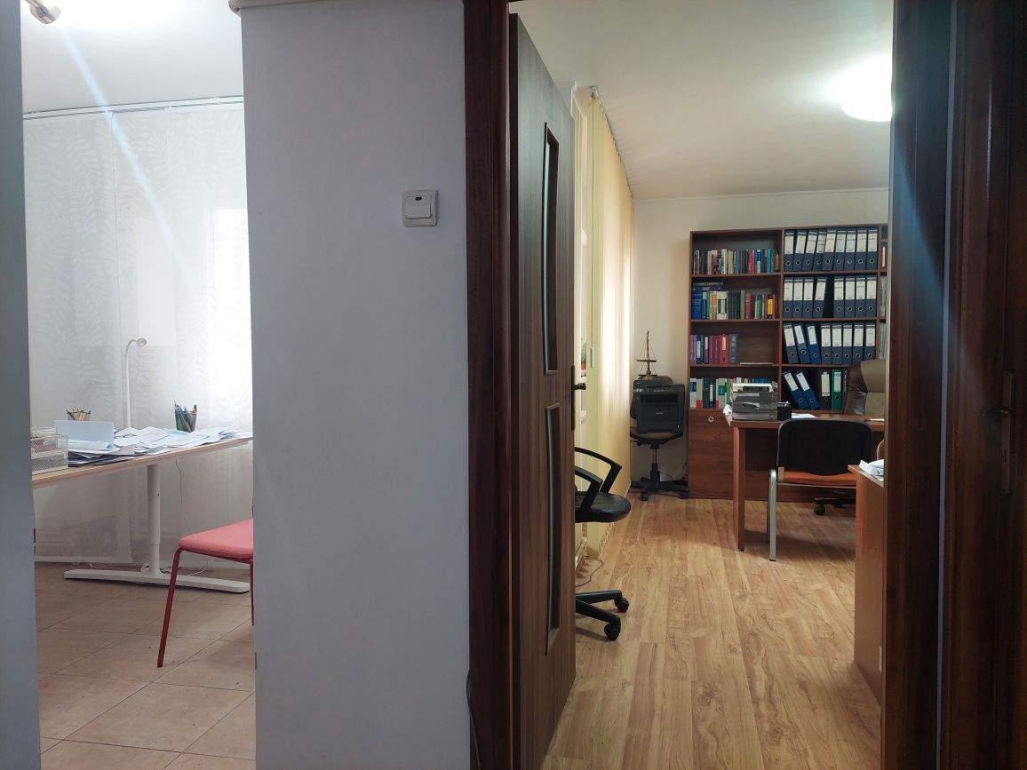 Apartament transformat în birouri