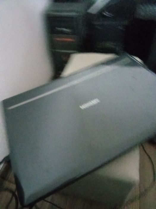 Vând laptop rezistent