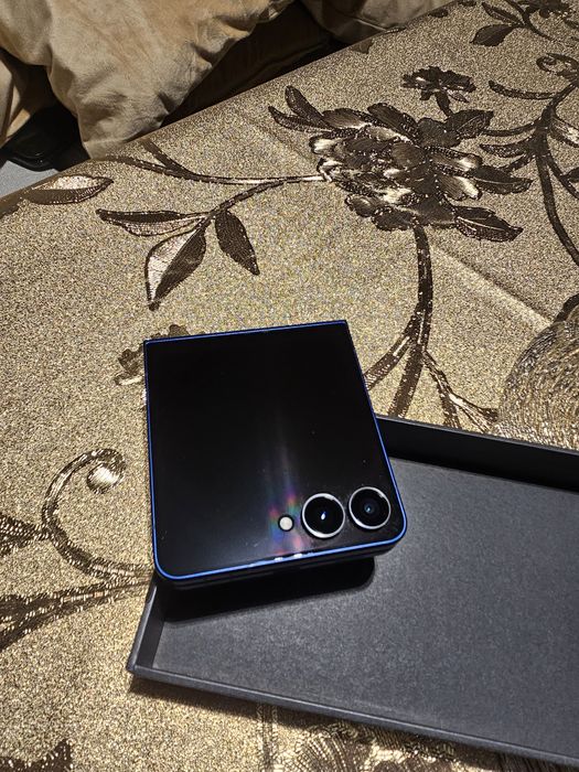 Бартер! Samsung Galaxy Z Flip 7 256gb