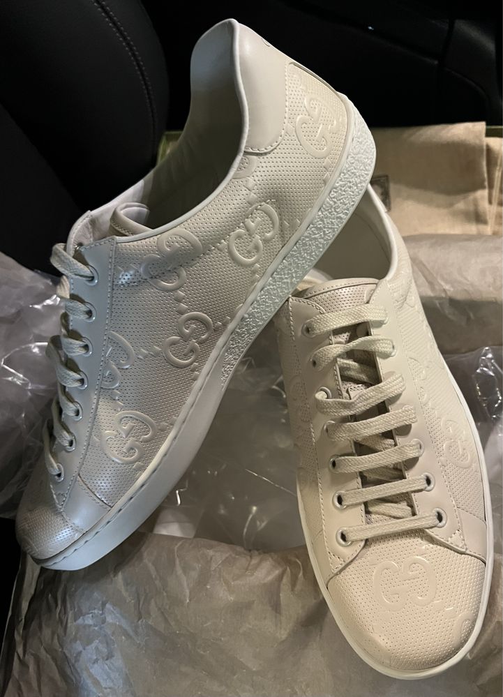 Sneakers Gucci new ace GG embossed leather,produs original.