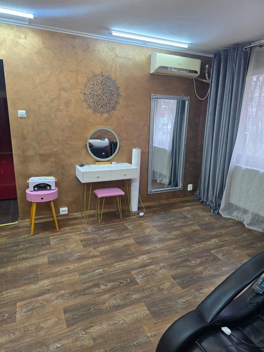 Formăm echipa salon podu roș 200€/post