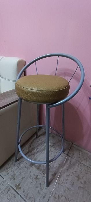 стулья стулья стулья в колличестве 3х штук