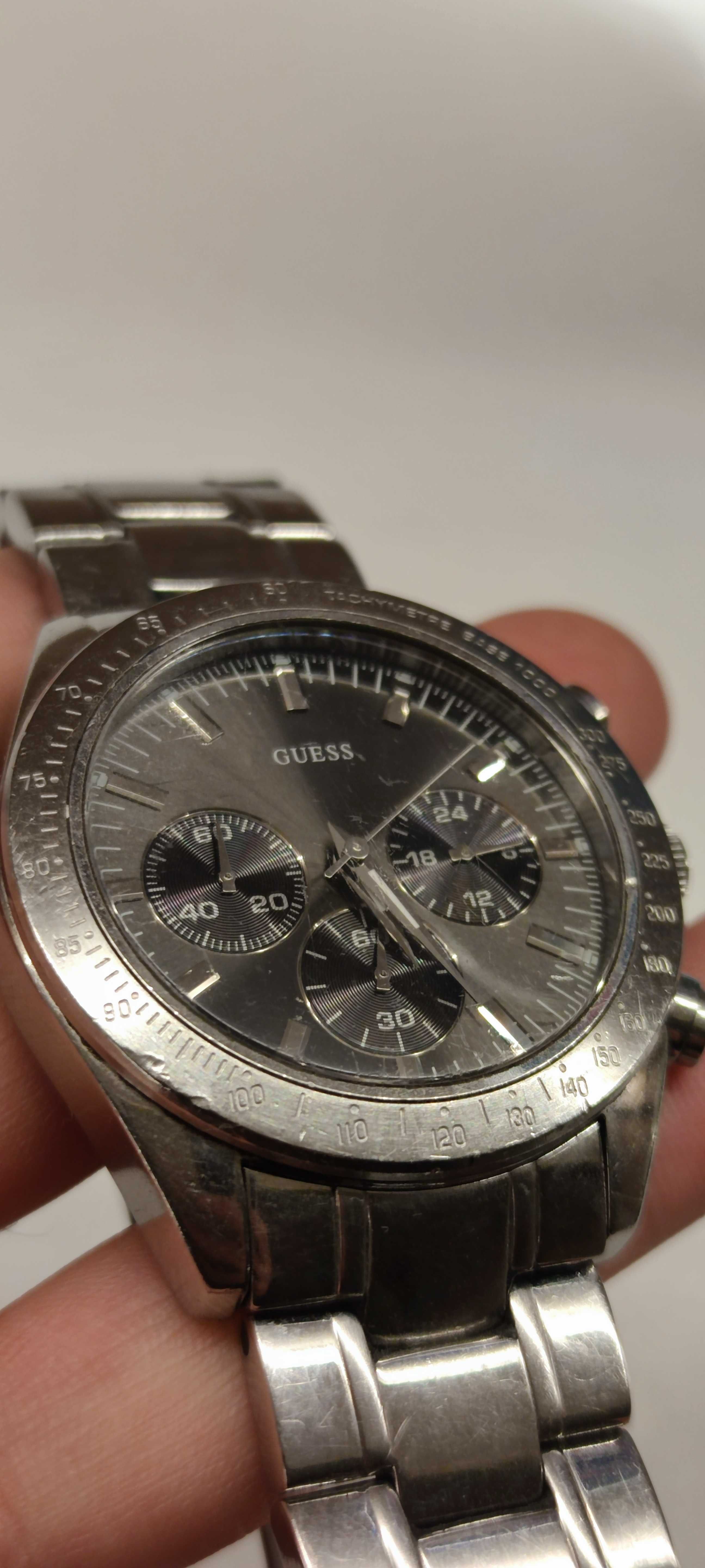 Часовник Guess watch