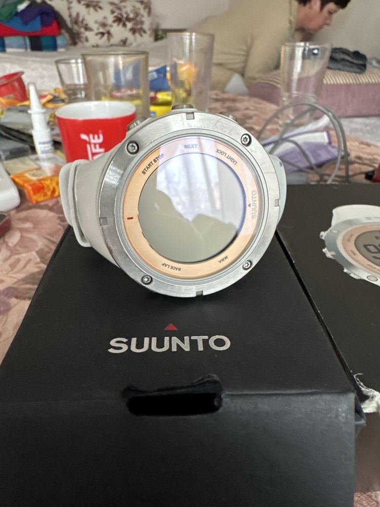 Продавам suunto ambit 3 sport sapphire