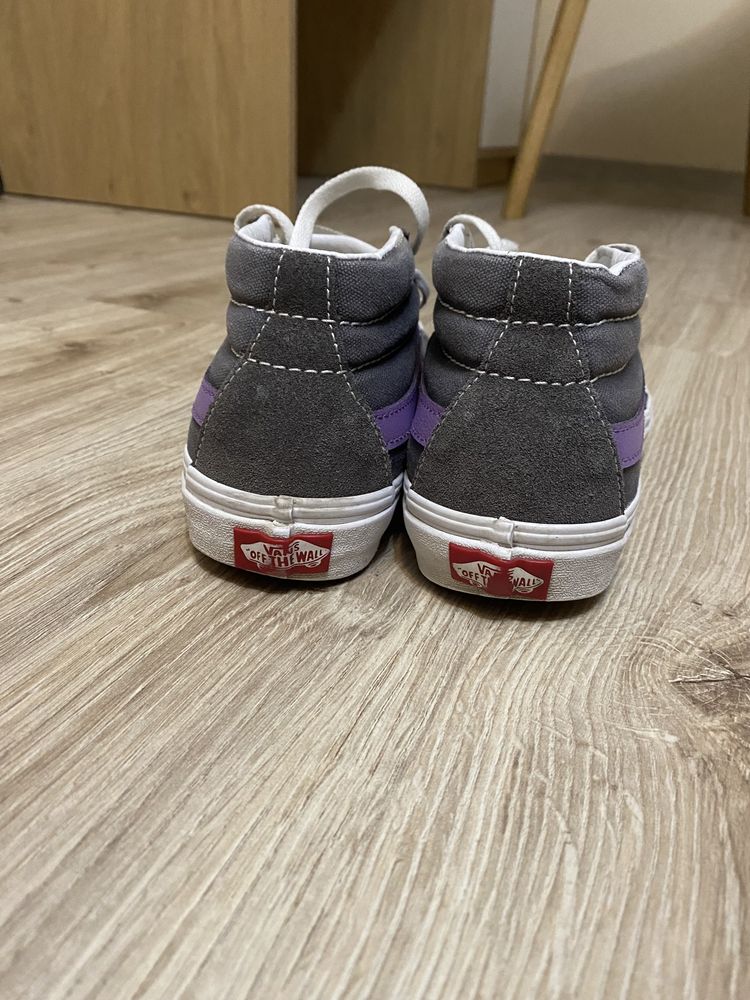 Обувки Vans