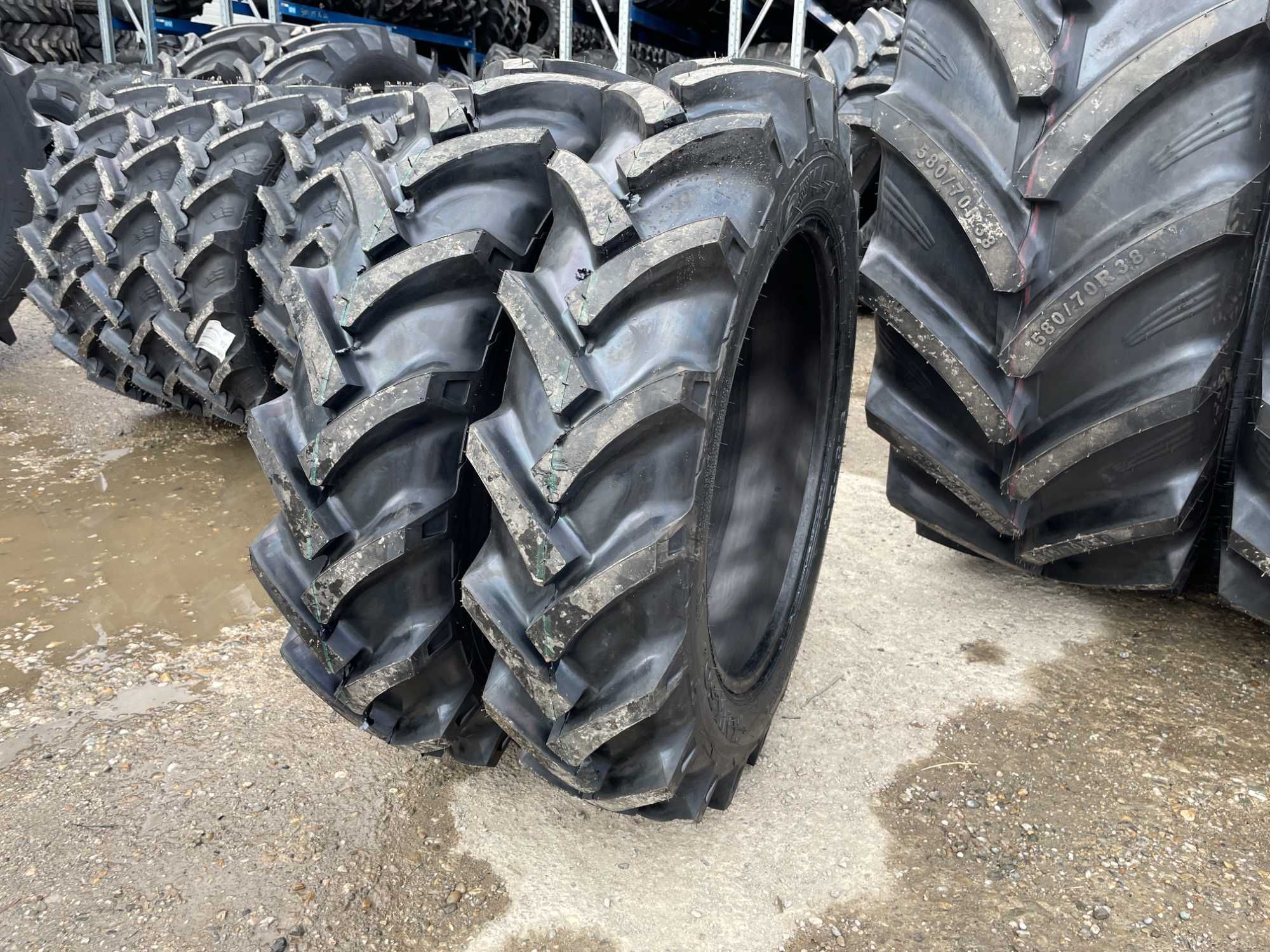 Anvelope noi 9.5-24 cu 8 pliuri marca OZKA pentru tractor fata