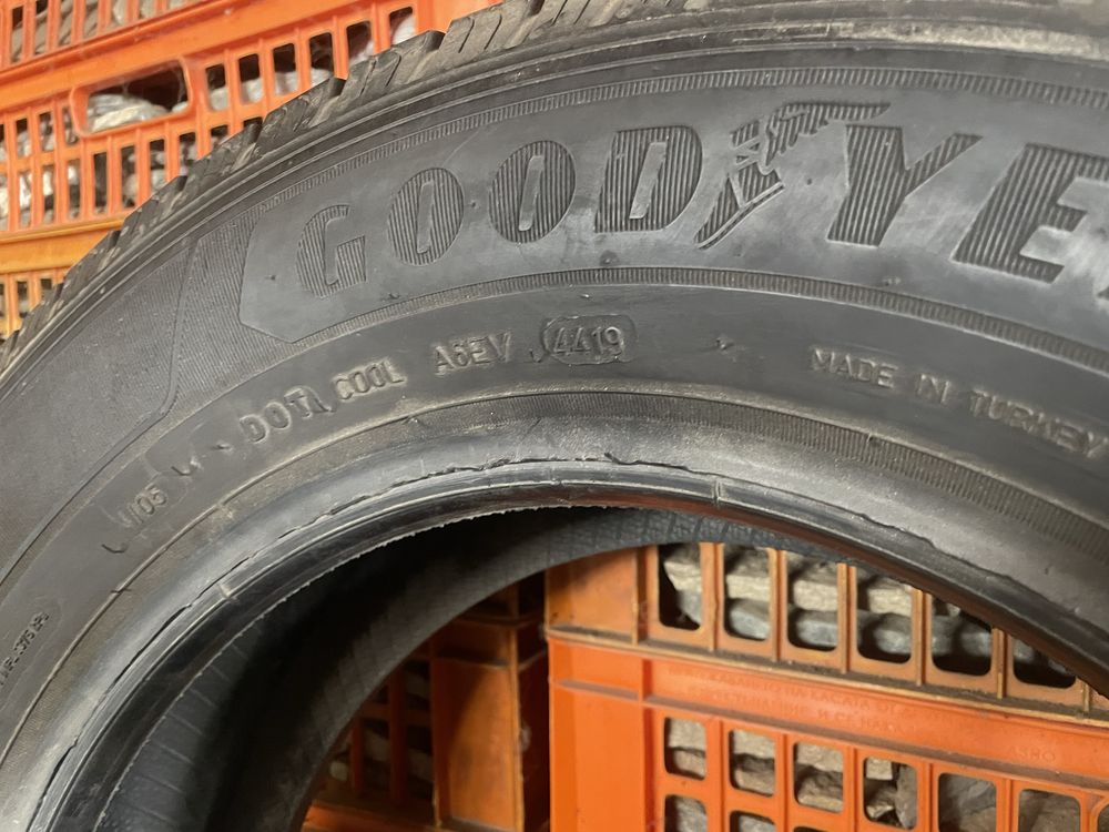 215/65/16C GOODYEAR 2-бр