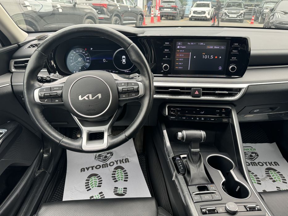 Kia K5 Prestige light