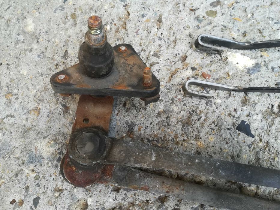 Nissan Navara Нисан Навара рамена механизъм предни чистачки