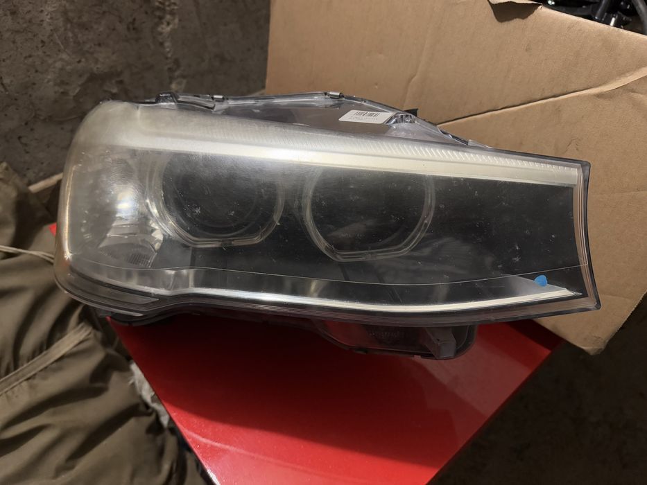 bmw x3 f25/x4 f26 десен фар xenon със завиване американски