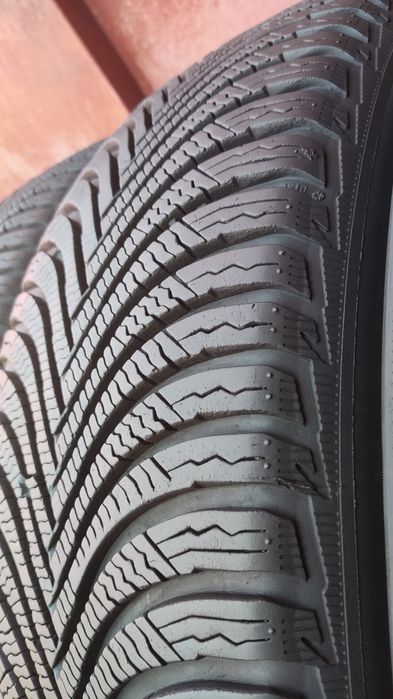 4бр. зимни гуми 215/65/17  Michelin Alpin 5
dot22
7 3мм
Много добро съ
