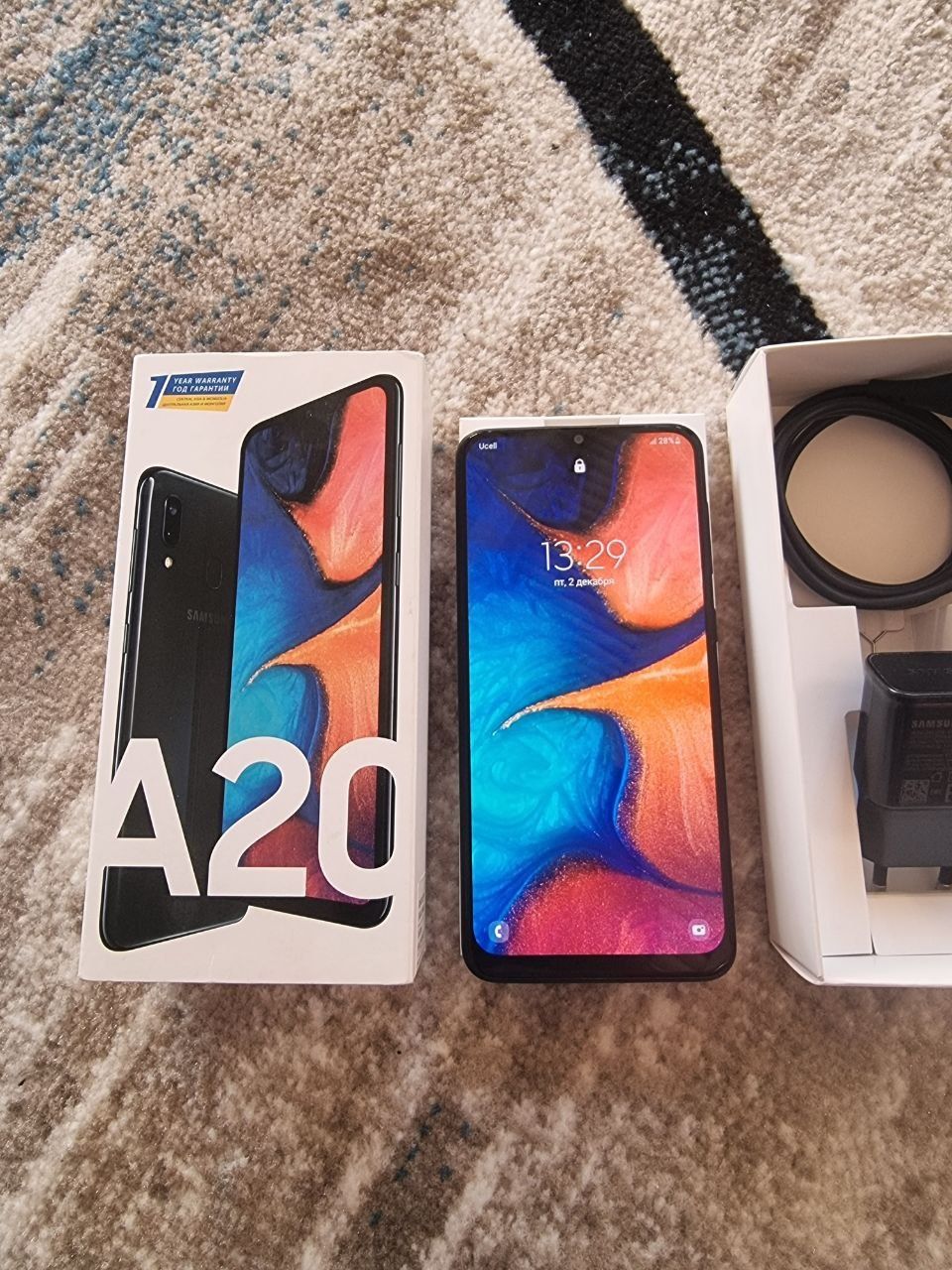 Samsung A20 sotladi