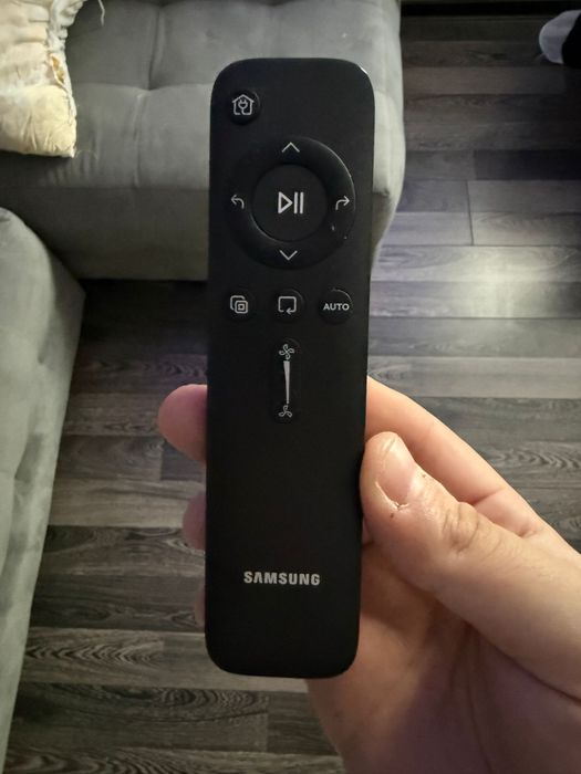 Aspirator robot Samsung VR05R5050WK  negociabil