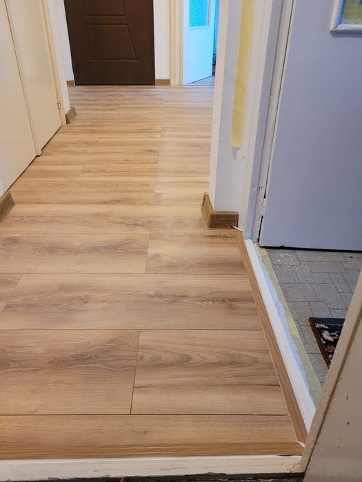 Montez parchet Laminat & Mobilă