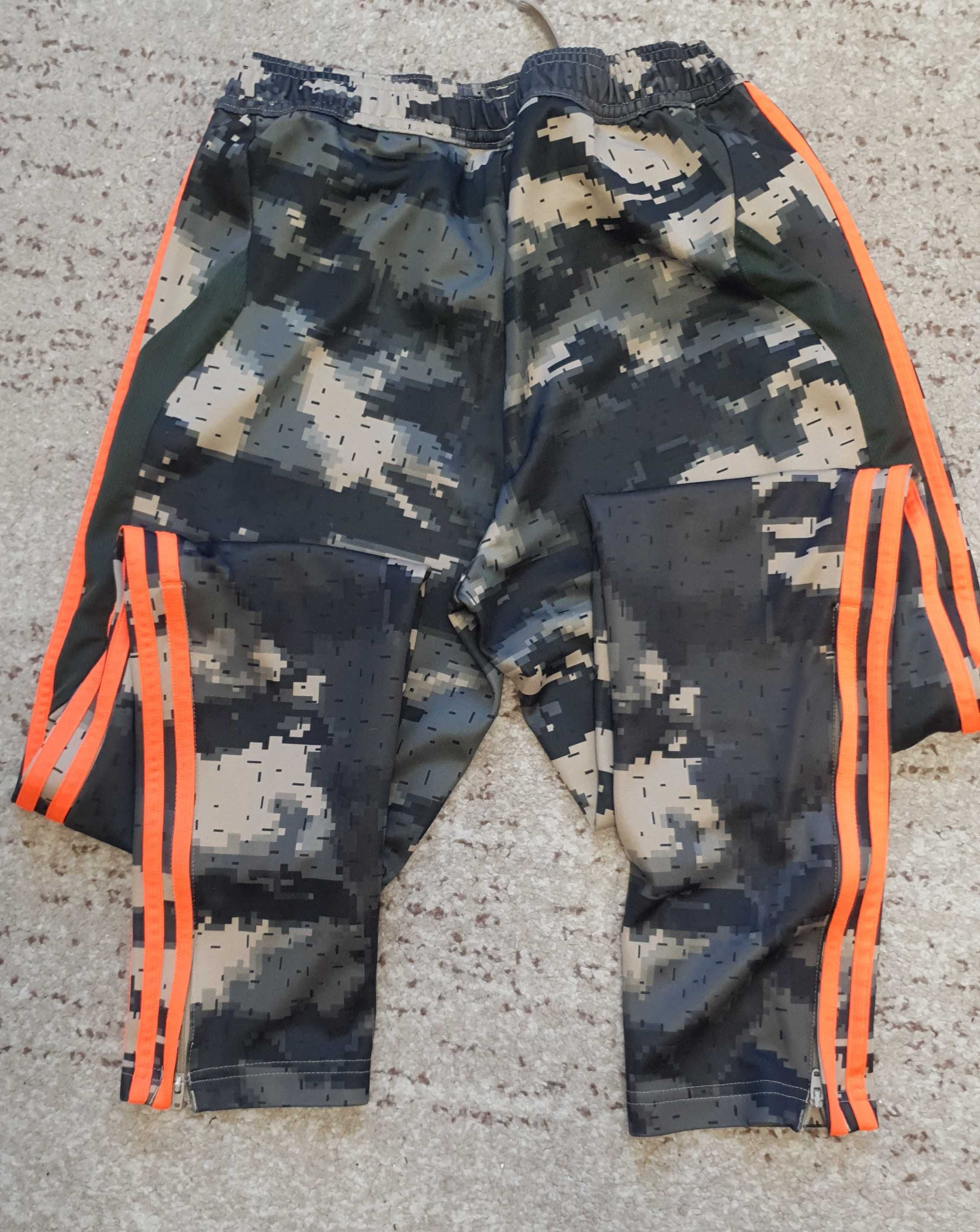 Pantalon Adidas 14ani original trening camuflaj