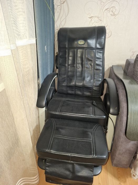 Продам массажный кресло