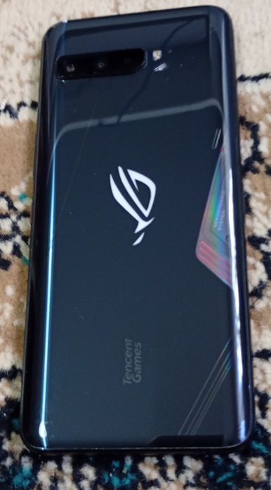 Vând pentru piese Asus rog phone 3