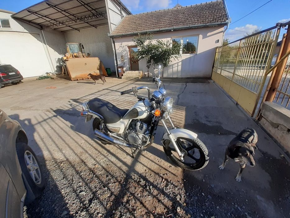Chopper hyosung 125 schimb cu ATV sau remorcă