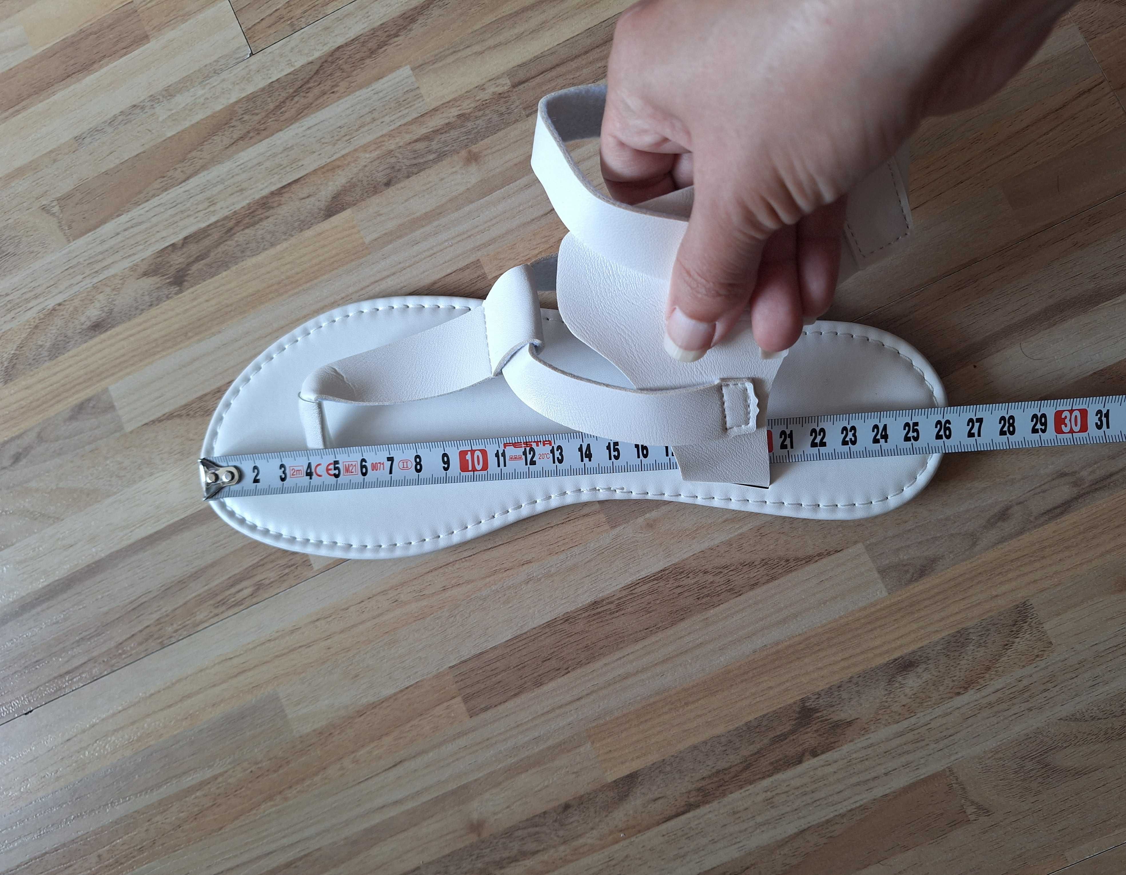 Дамски кожени сандали бели и черни