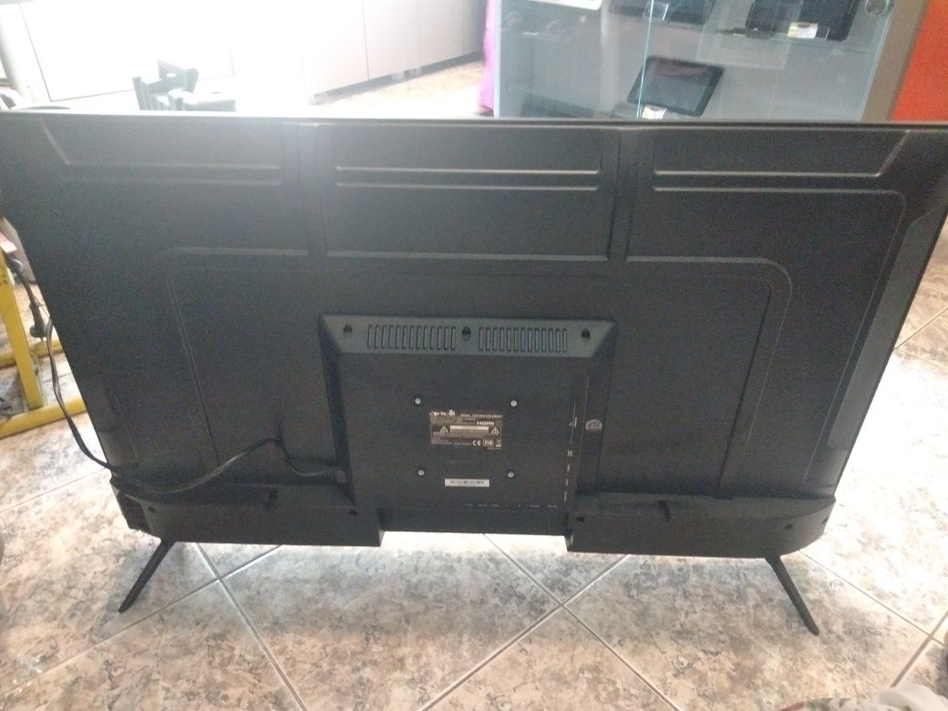 Смарт телевизор Arielli 40''