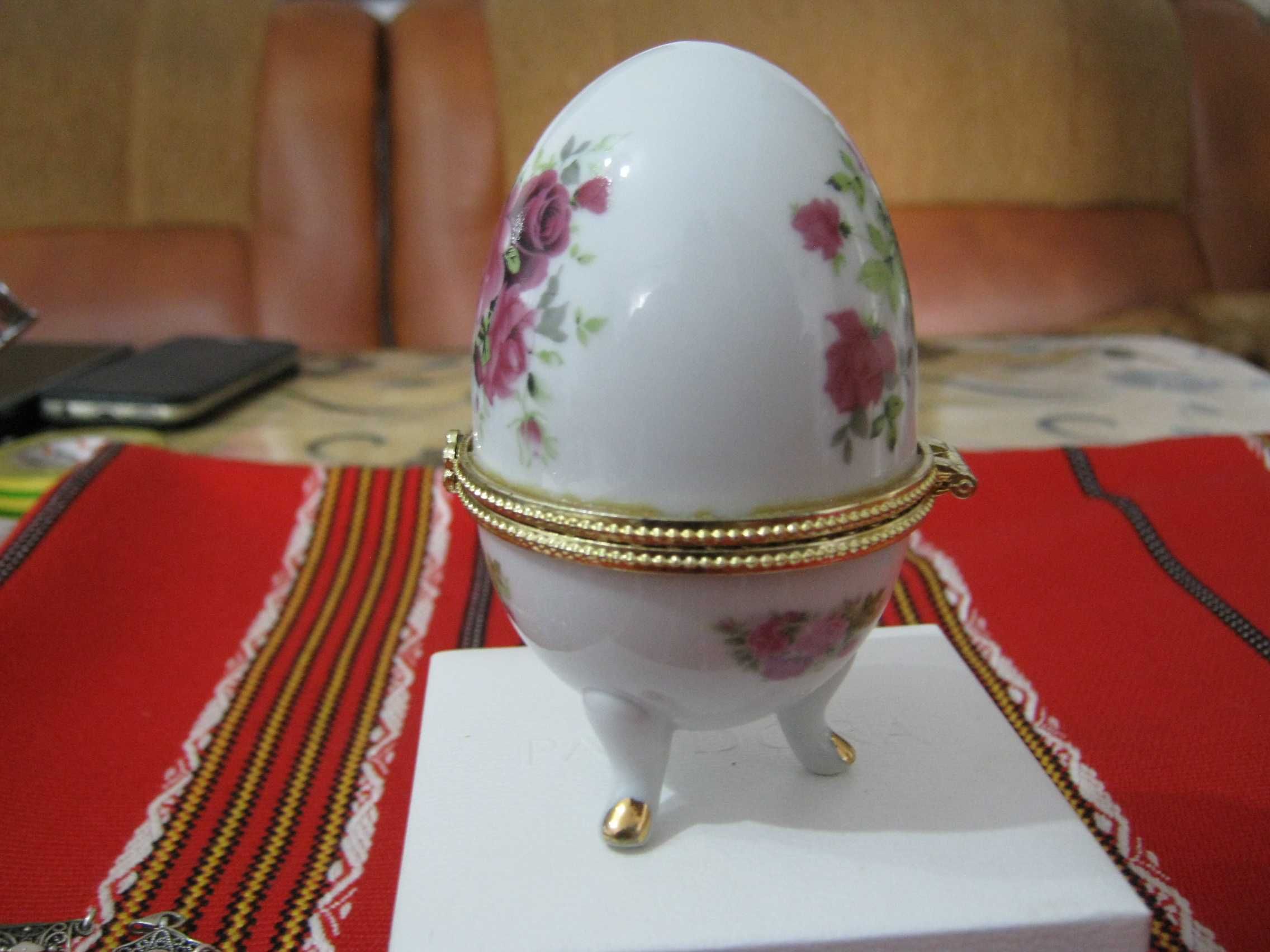 Caseta bijuterii ou Faberge cadou foarte frumos portelan