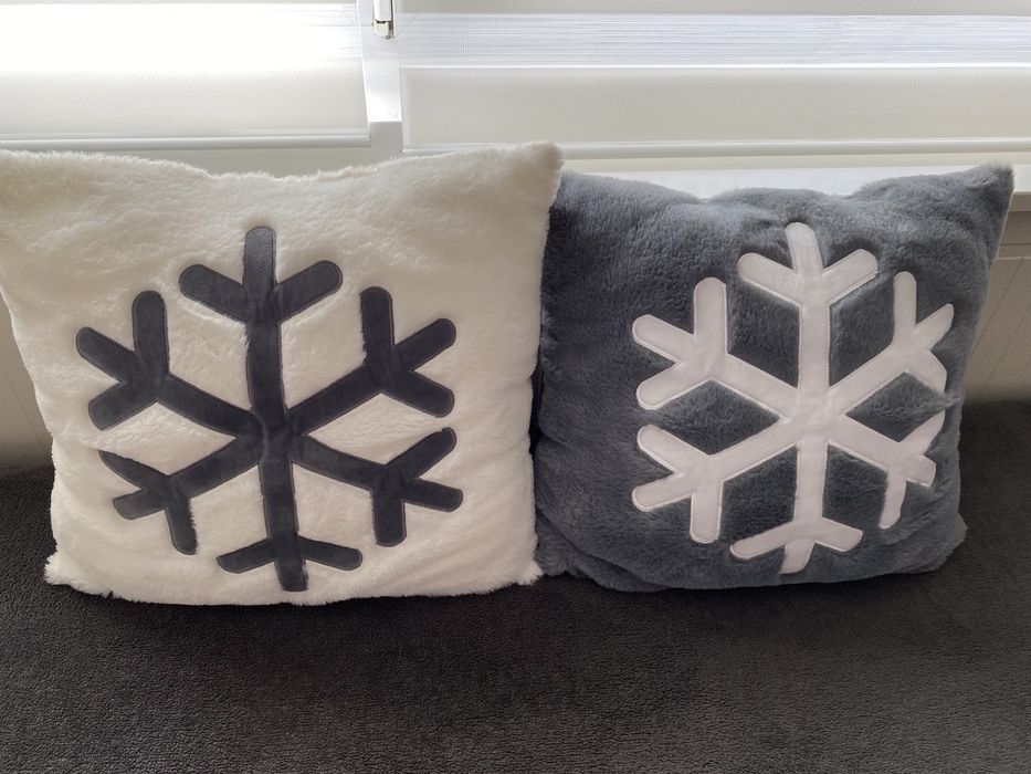 Perna pufoasa, cu umplutura, 40*40cm, fulg de nea, Craciun