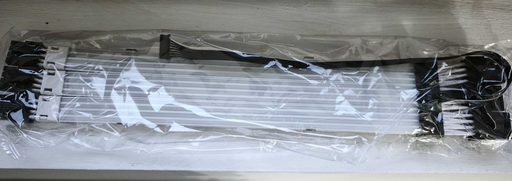 Cablu ARGB Lian Li Strimer Plus V2 3x8 pini Triple PCIe VGA, PW12-PV2