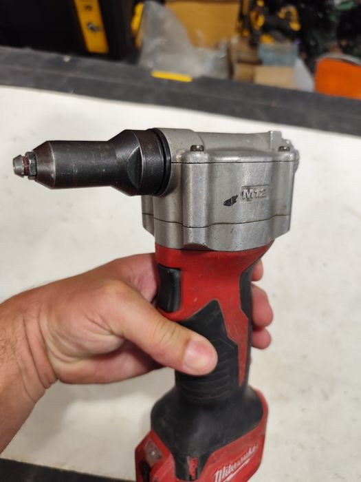 Акумулаторна нитачка Милуоки Milwaukee M12 BPRT + 4Ah