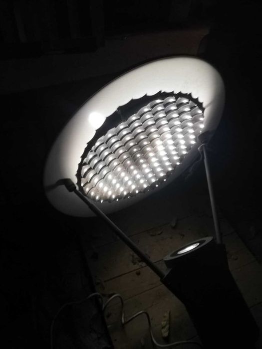 Бутиков уличен фенер.