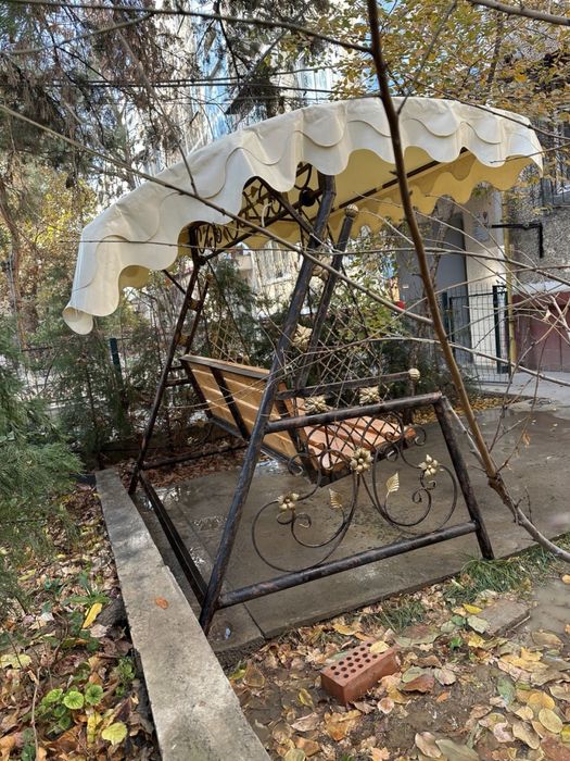 Продаются качели садовые