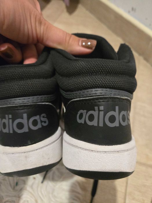 Спортни обувки Adidas